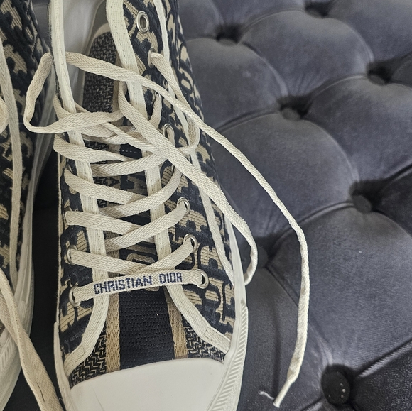 Stylish High-Top Sneakers Dior - Picture 4 of 12